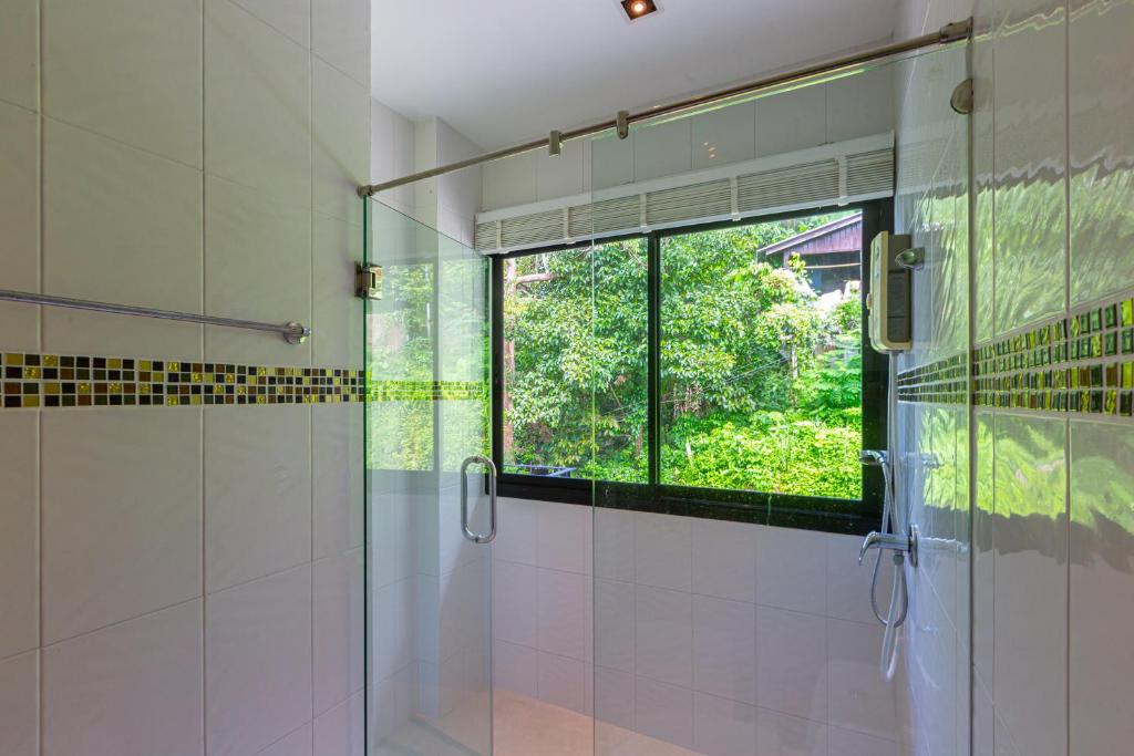 Rossarin Sea View Patong - Resim 26