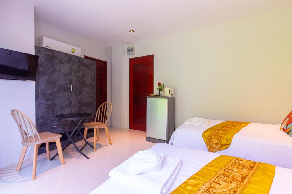 Rossarin Sea View Patong - Resim 29