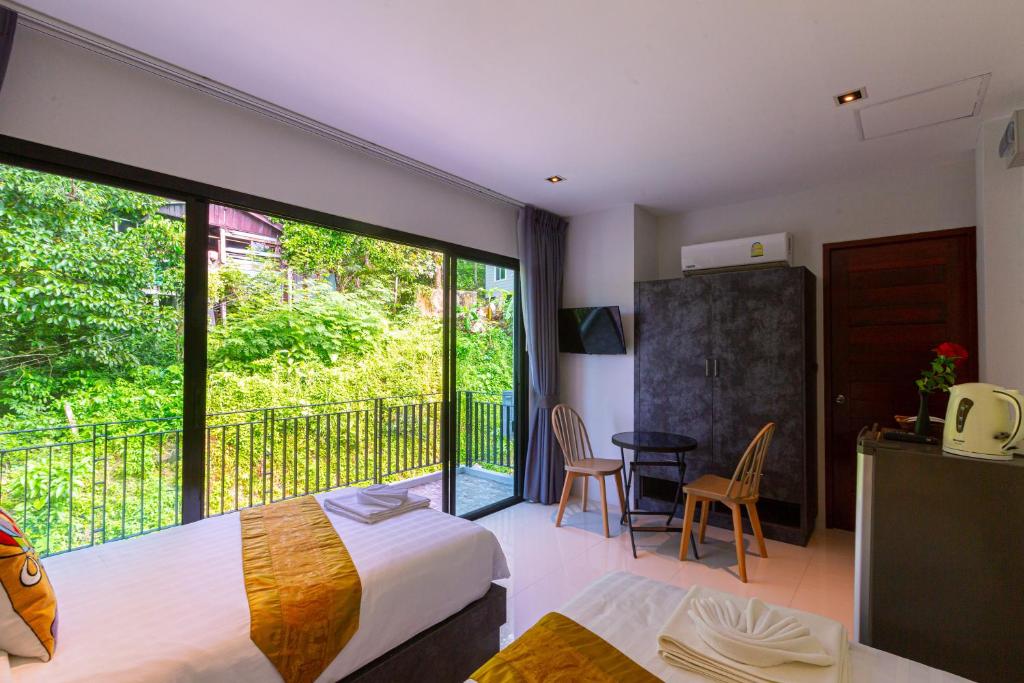 Rossarin Sea View Patong - Resim 30