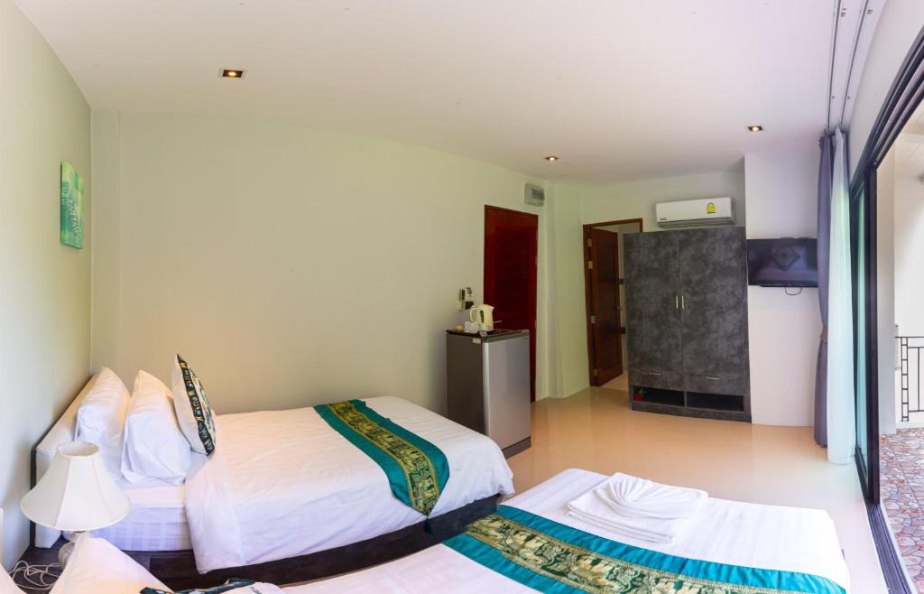 Rossarin Sea View Patong - Resim 14