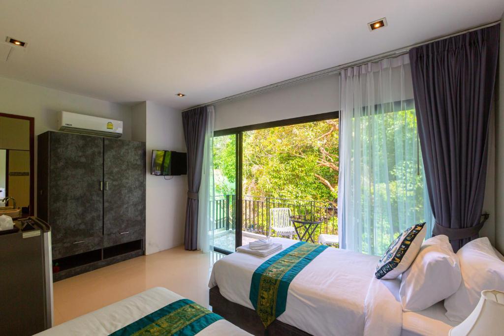 Rossarin Sea View Patong - Resim 15
