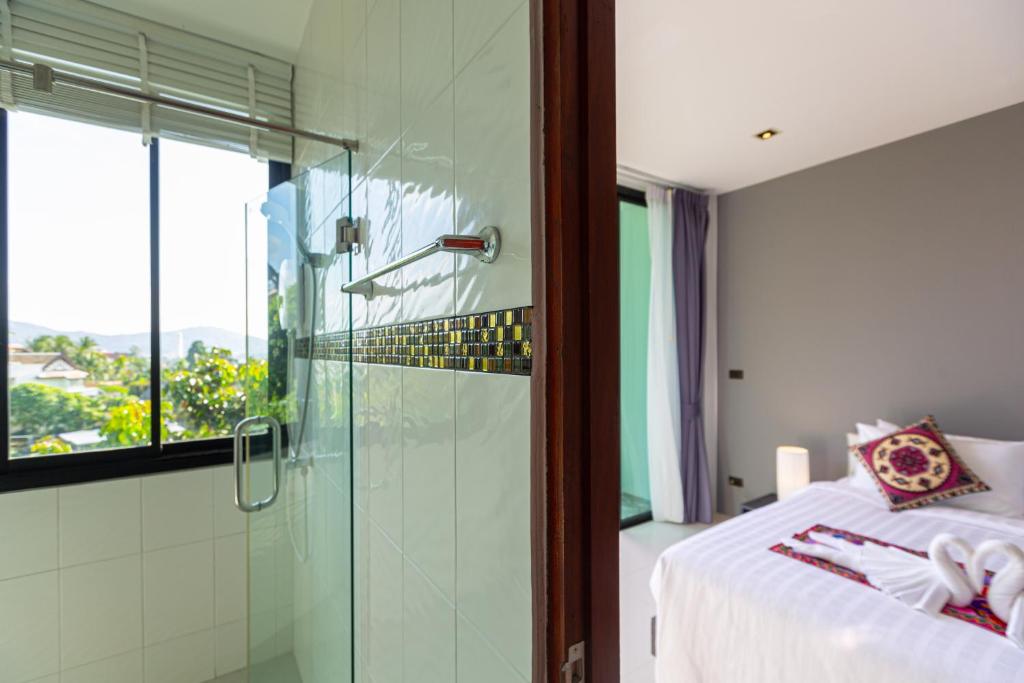 Rossarin Sea View Patong - Resim 6