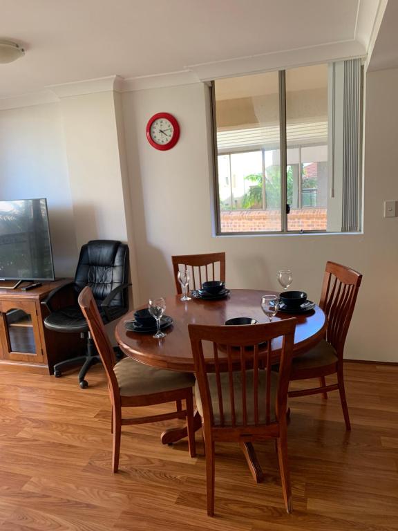 Hurstville Sydney Apartment Cosy centrally entire 2BR APT near city & airport - Housity