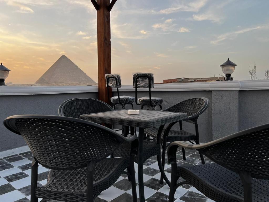 Balkón nebo terasa v ubytování Pyramids Gate Hotel