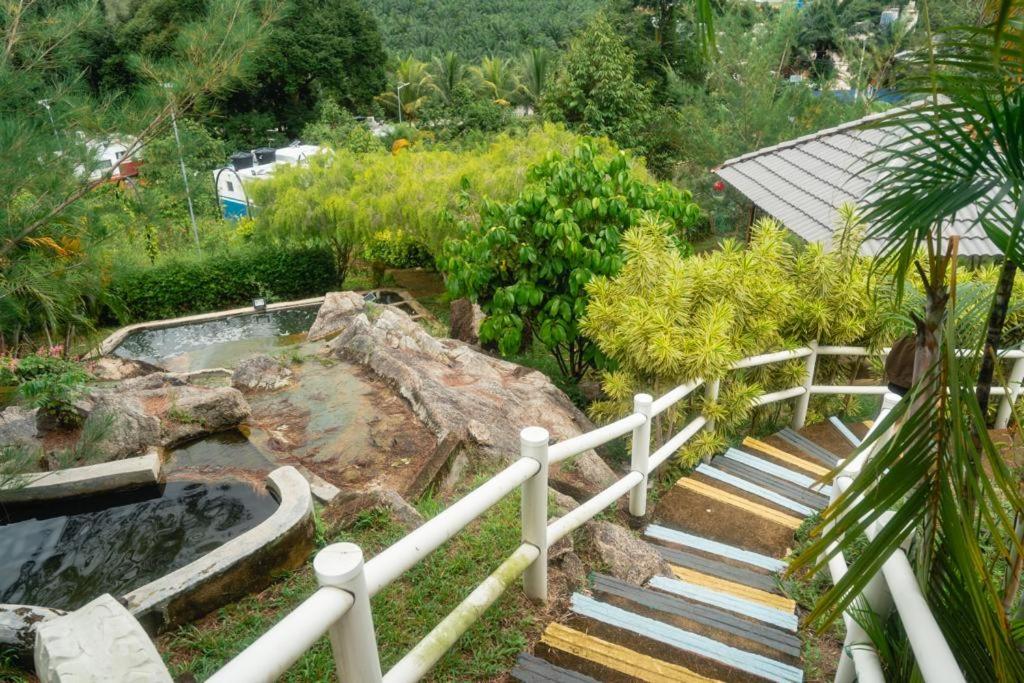 Zahrada ubytování Durian Ecolodge