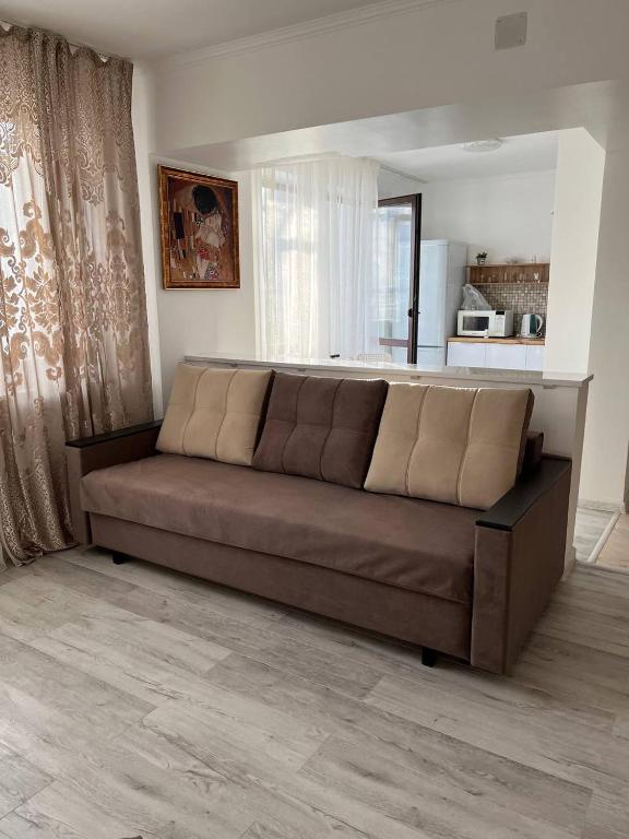 فضای داخلی Apartament27 در آلماتی - تصویر ۳