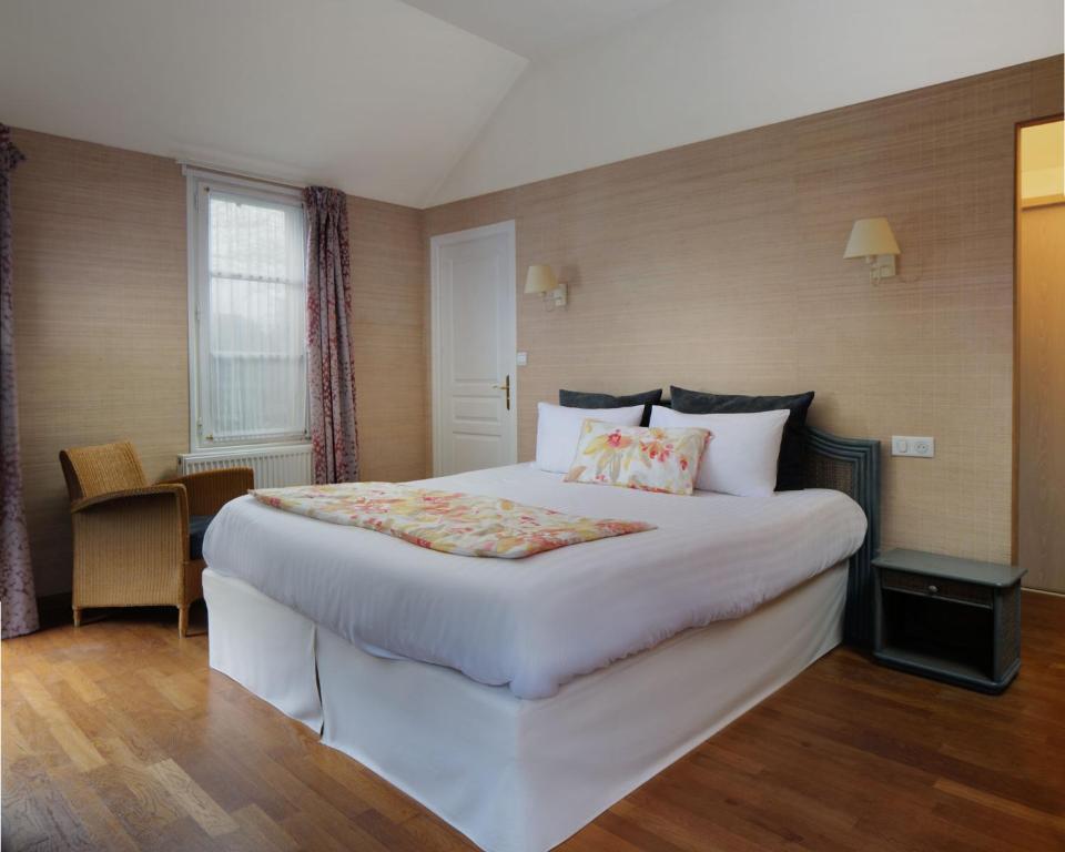 Logis Hotel Les Fuchsias - Deluxe Double Room
