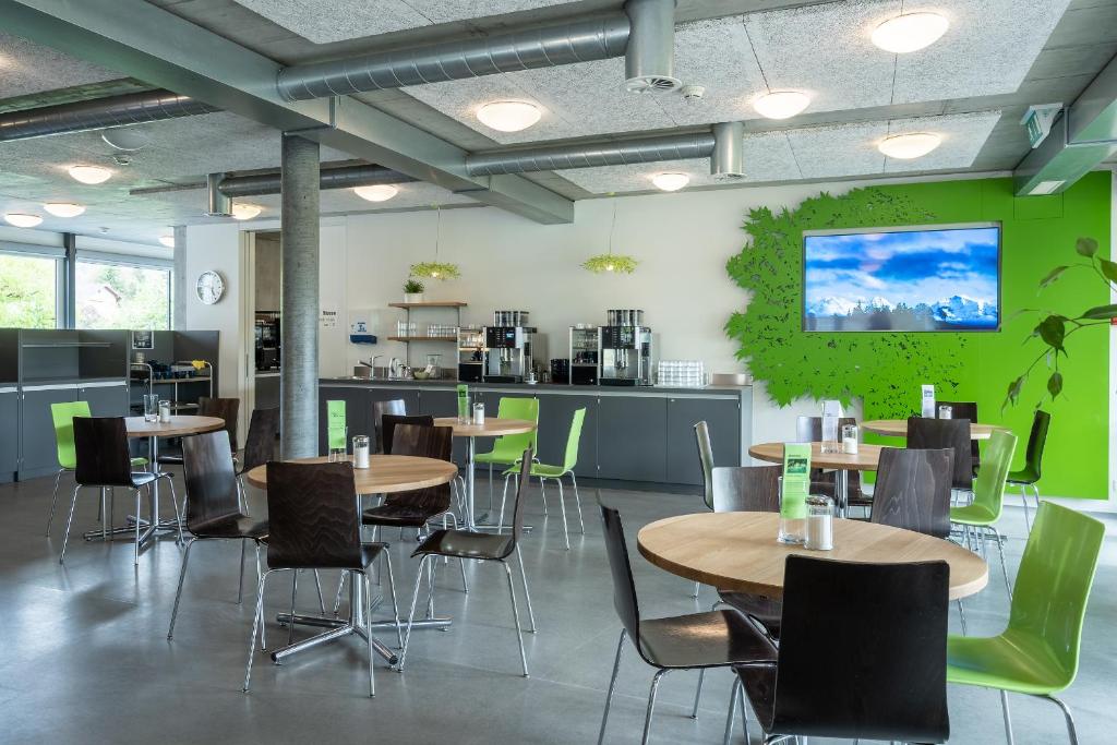 Restaurace v ubytování Backpackers Villa Sonnenhof - Hostel Interlaken