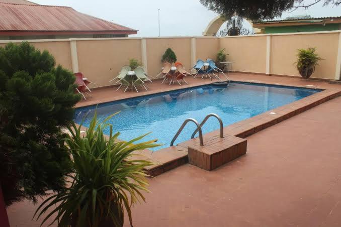 Oko Courts MU1 3 BR Apartment with SWIMMING POOL, Benin City – Updated 2023  Prices