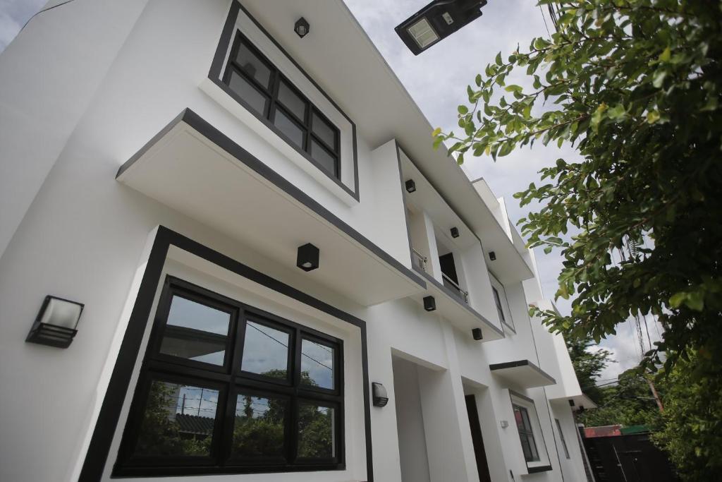KVRA Hometel - Housity