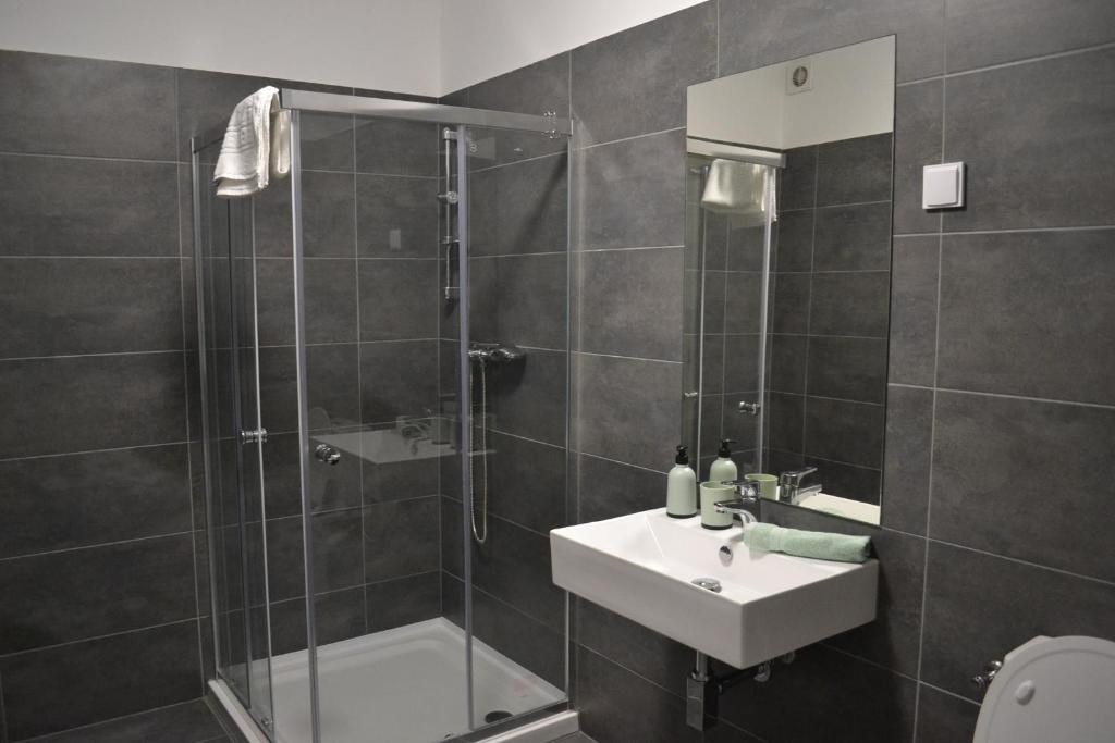 Koupelna v ubytování Főnix Design Rooms