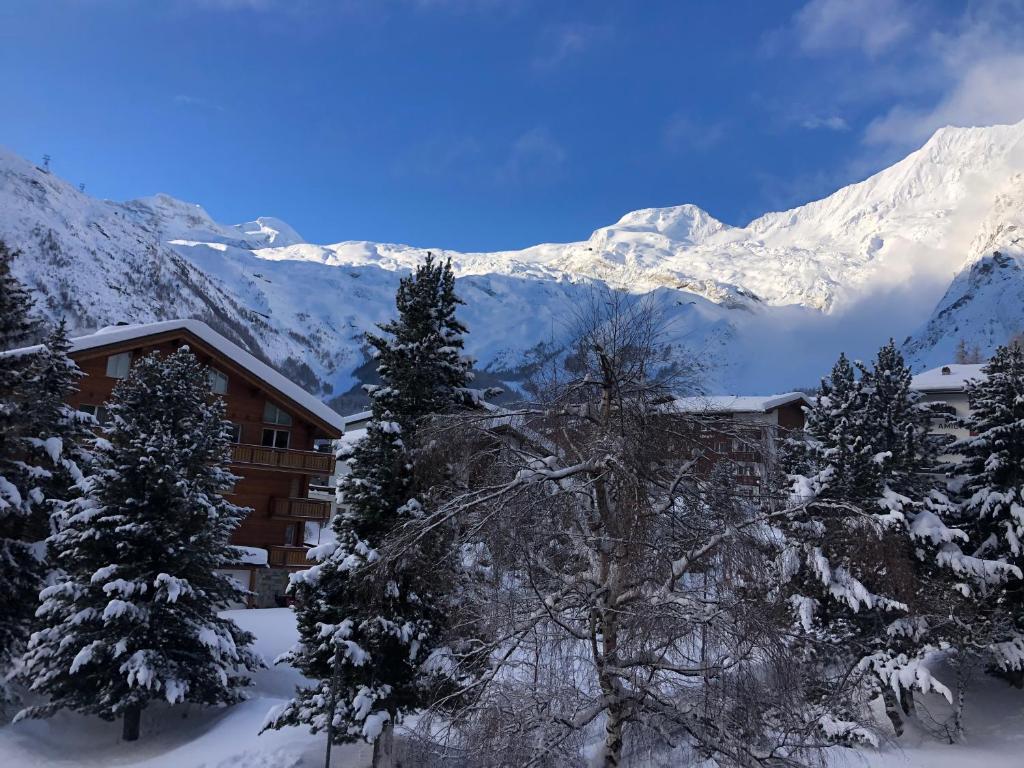 Near ski slopes 2 bedrooms apartment with balcony
