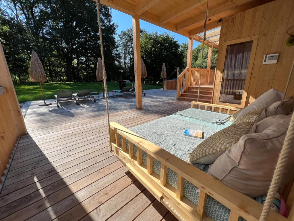 Istumisnurk majutusasutuses Premium Eco Chalet 1888