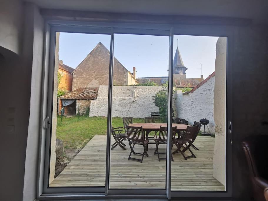 Logement très spacieux - Maison De Quatre Chambres