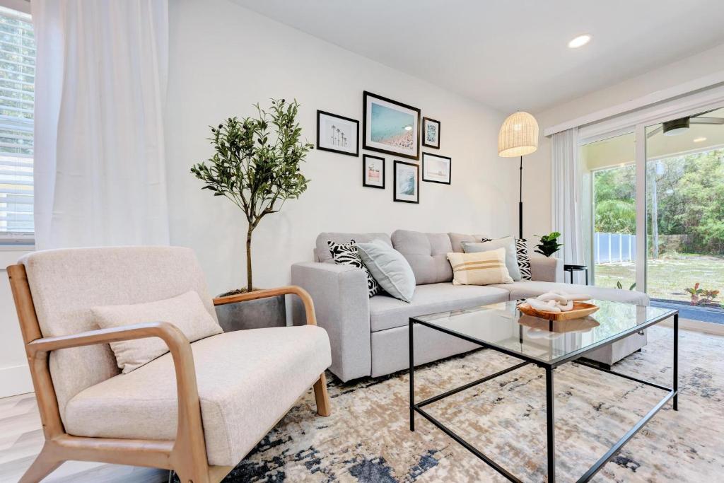 King Bed & Patio, Minutes to the Beach, Osprey (updated prices 2024)