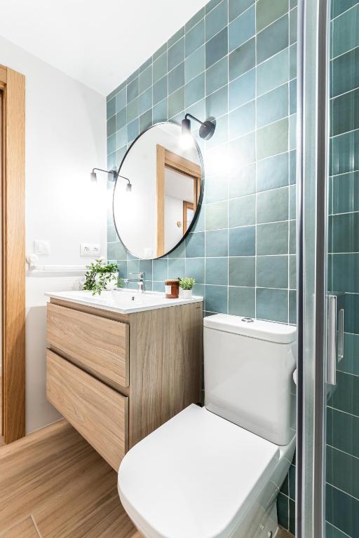 A bathroom at Nordik Rooms Urban - Centro "Helsinki"