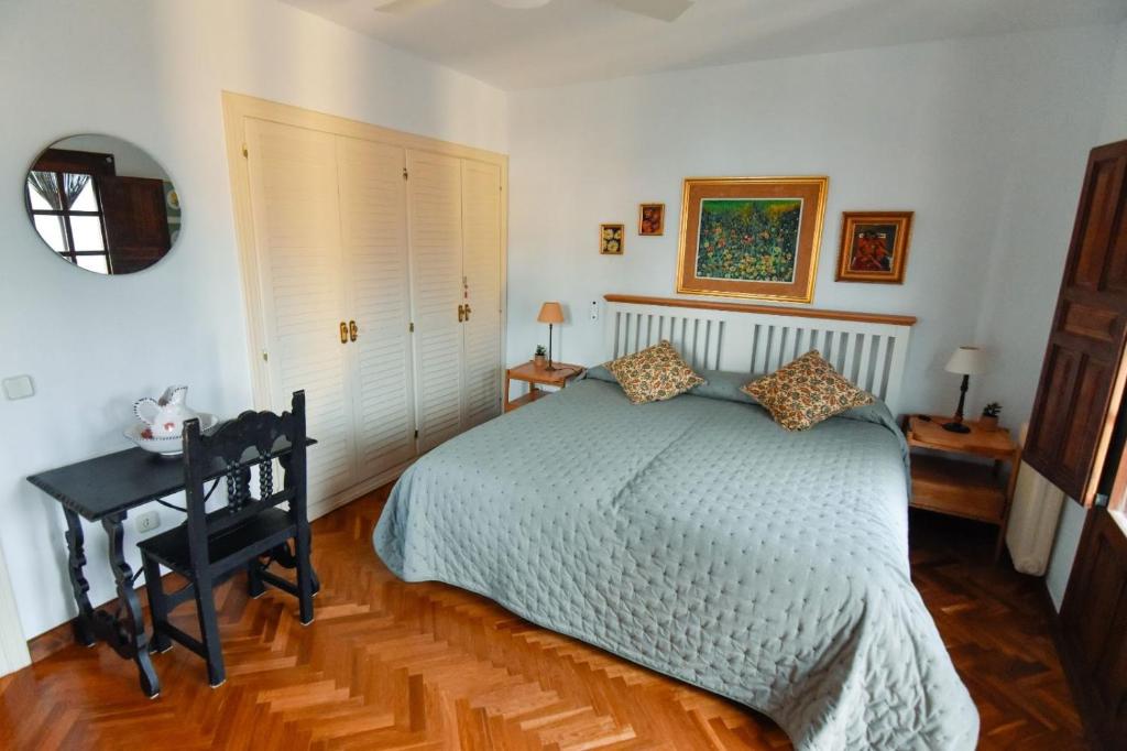 Casa Rural El Mirador del Pico - Habitación Doble Deluxe Con Balcón