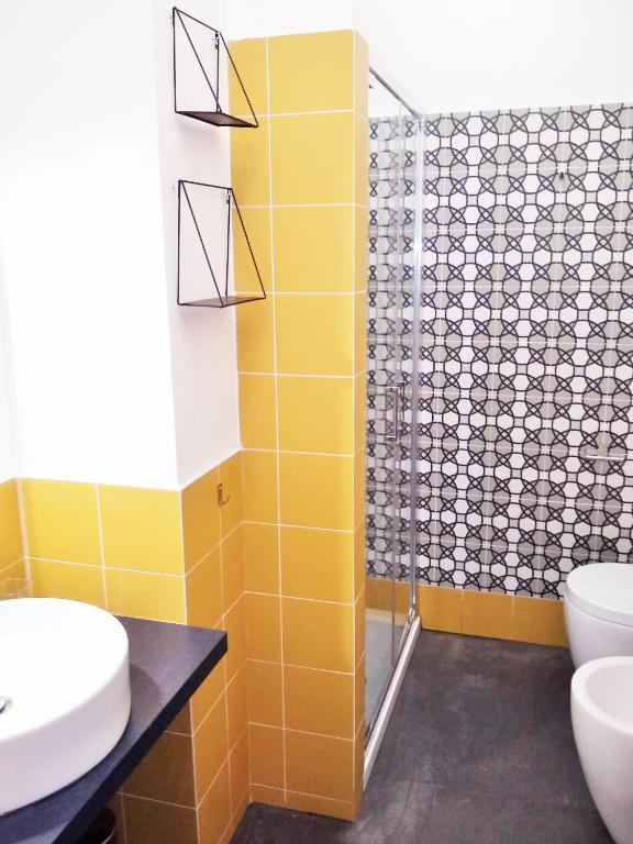 A bathroom at Casa Italiano - BestBnB Garbatella
