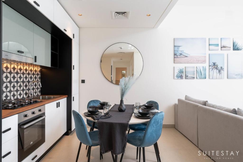 Chic Urban 2BR Apartment in Collective Dubai