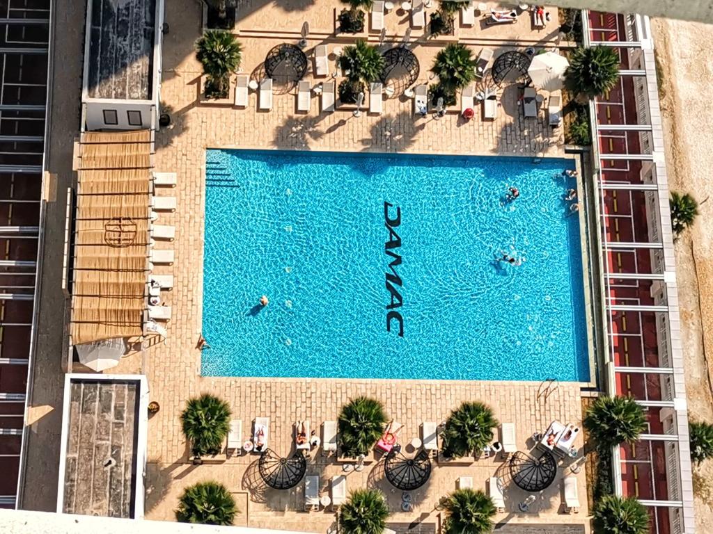 Bazén v ubytování Vacay Lettings - Damac Prive studio nebo v jeho okolí