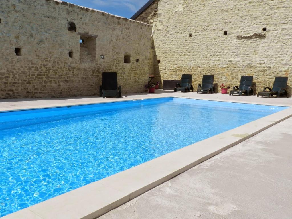 Bazén v ubytování L'Îlot Pomme Cottage nebo v jeho okolí