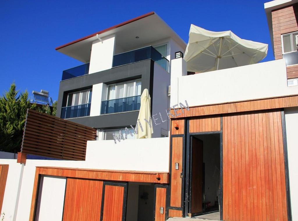Mavi Yelken U?urlu Ya?am Villalar?- Villa-2 - Housity