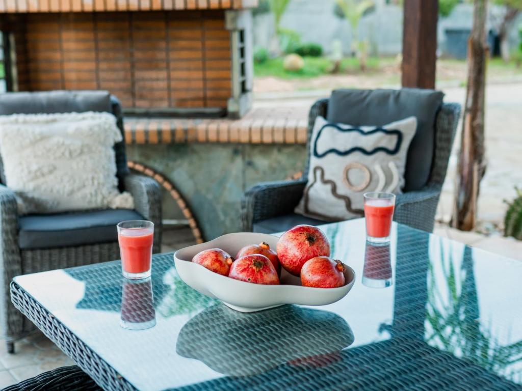 Sanders Ipsonas - Generous Holiday Home with Balcony - Housity
