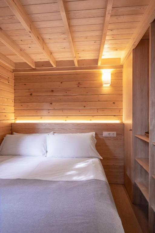Postel nebo postele na pokoji v ubytování wecamp Cala Montgó