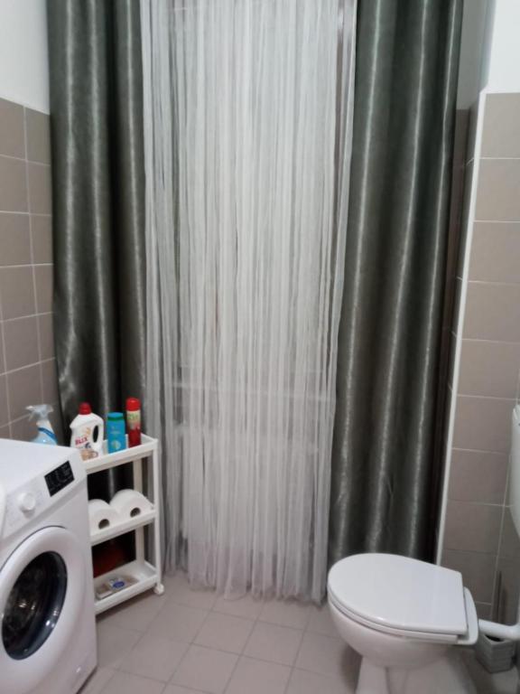 A bathroom at Sara