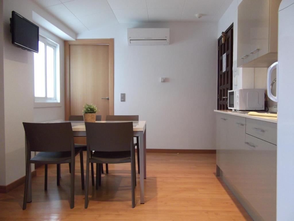Kuchyň nebo kuchyňský kout v ubytování Hotel Mediterrani Express