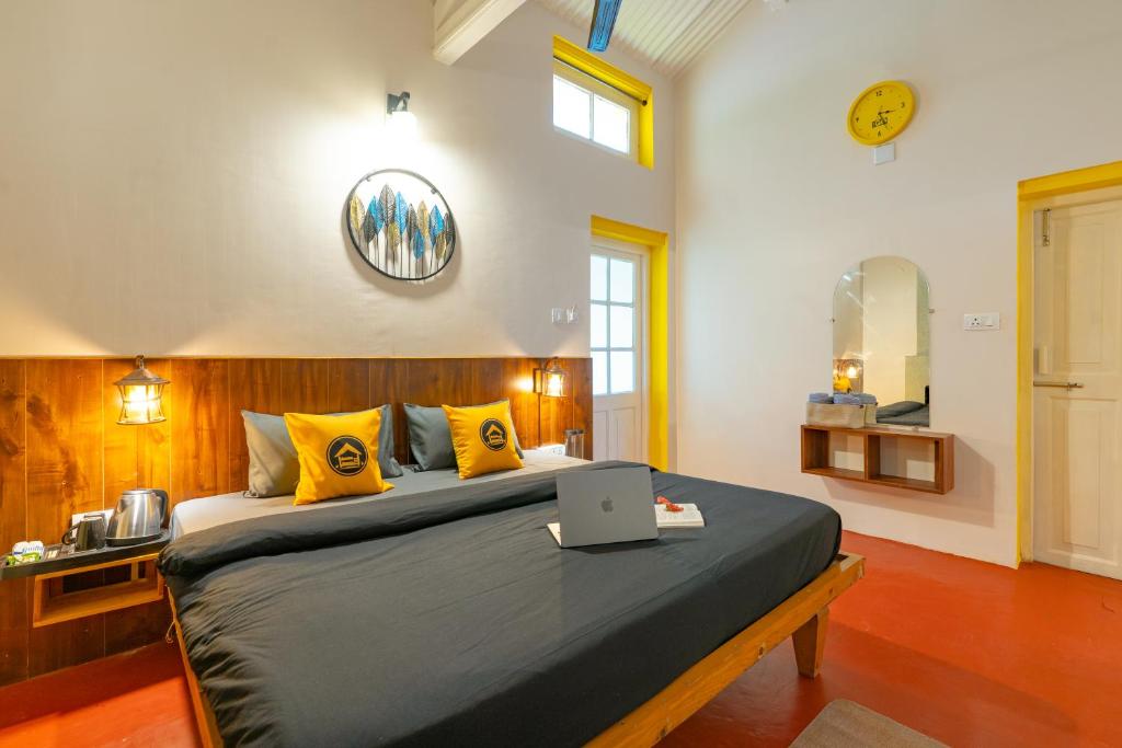 Postel nebo postele na pokoji v ubytování The Hosteller Ooty