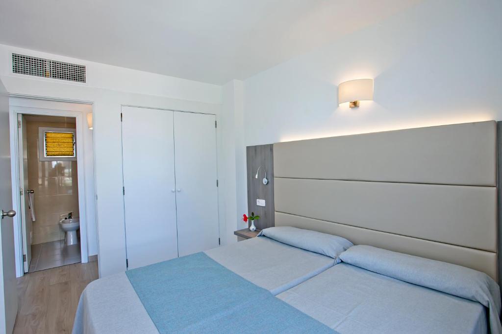 Aparthotel Playa Dorada, Sa Coma – Updated 2023 Prices