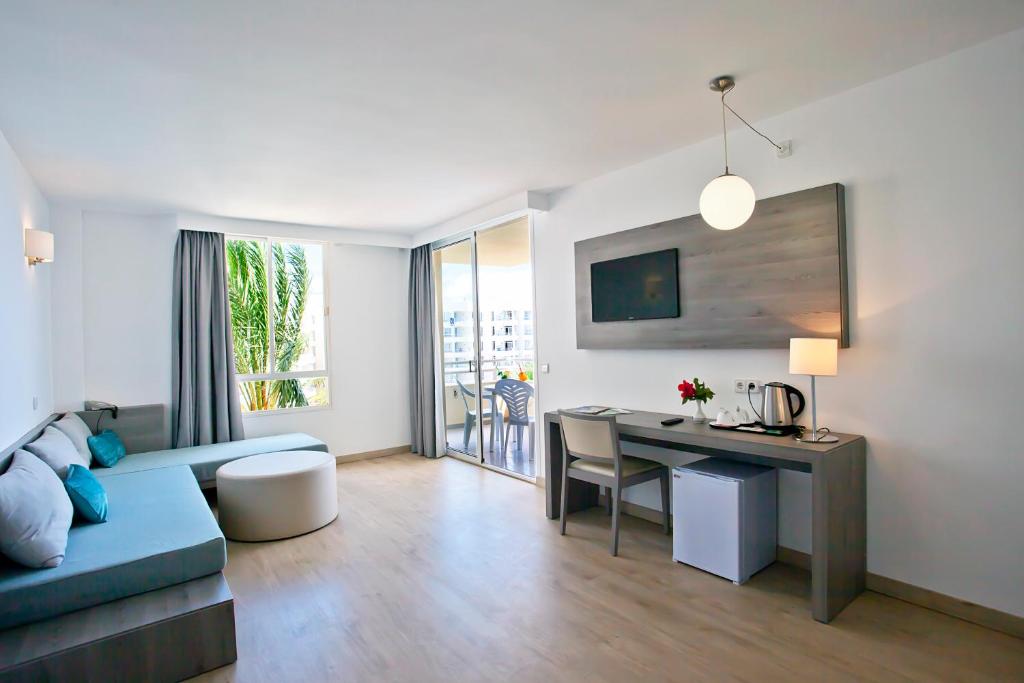 Aparthotel Playa Dorada, Sa Coma – Updated 2023 Prices