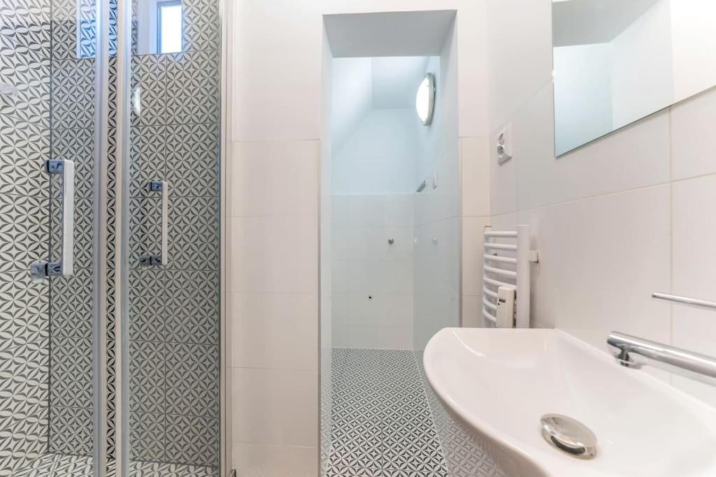 Kúpeľňa v ubytovaní Hello Apartments Sw Ducha Loft for 4 guests