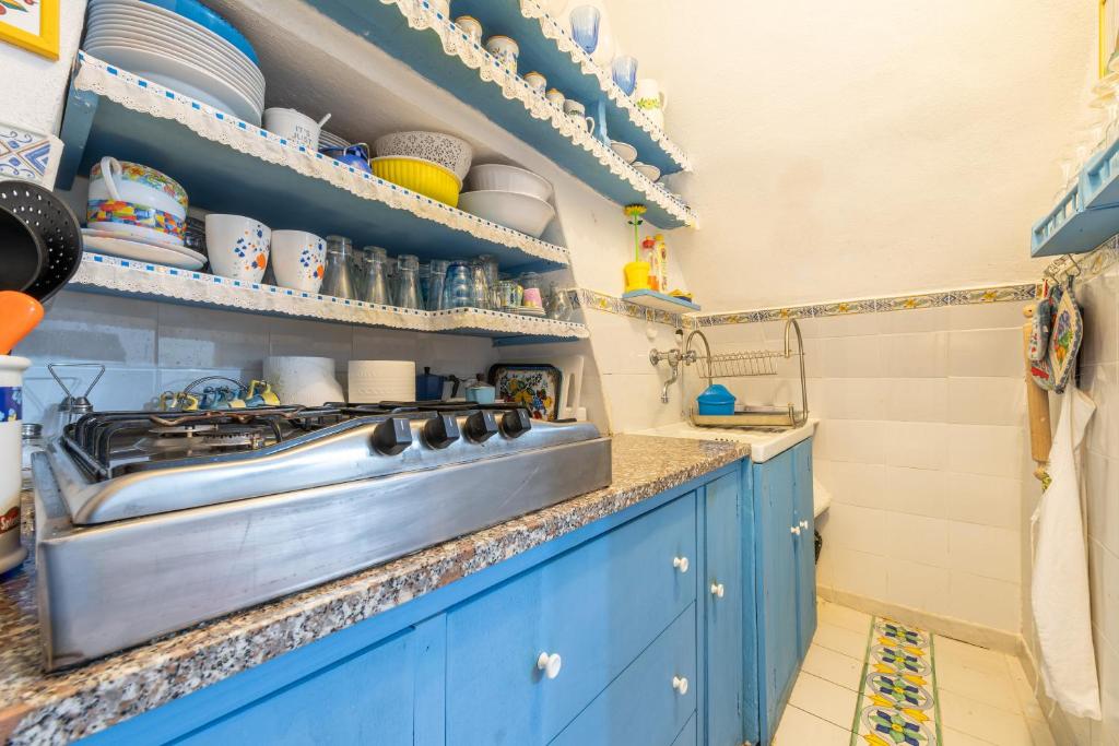 Kuchyň nebo kuchyňský kout v ubytování Casa San Fruttuoso