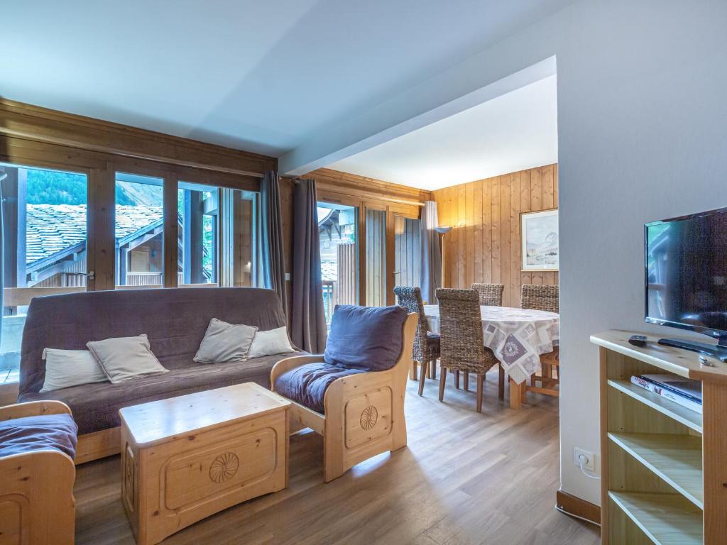 Spacieux appartement 3 pièces avec balcon, départ skis aux pieds, WIFI à Val-d'Isère