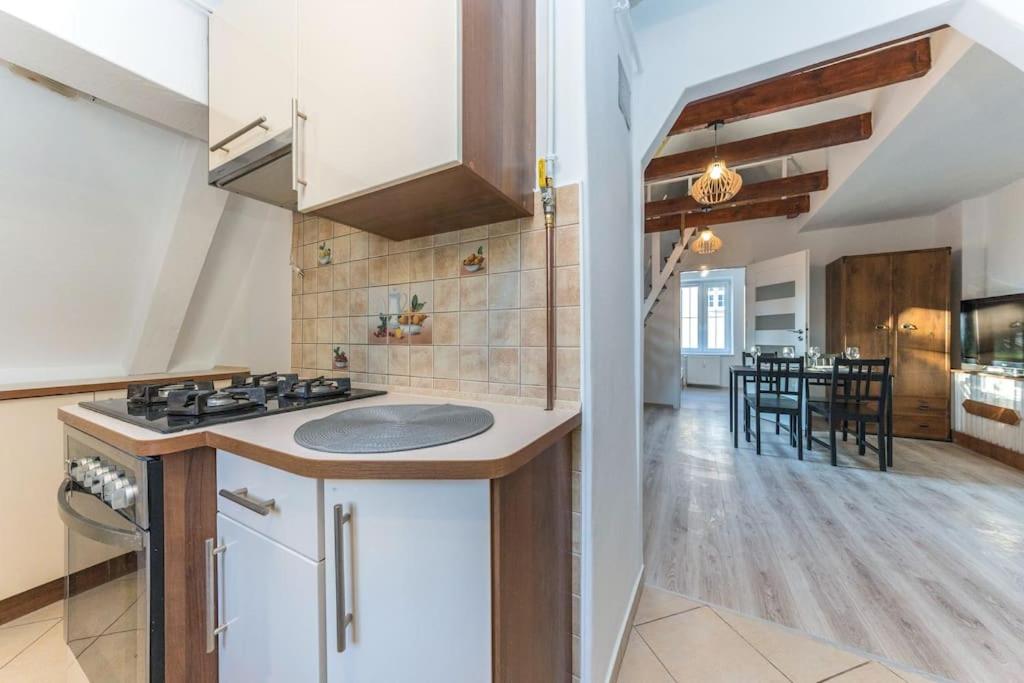 Kuchyňa alebo kuchynka v ubytovaní Hello Apartments Sw Ducha Loft for 6 guests