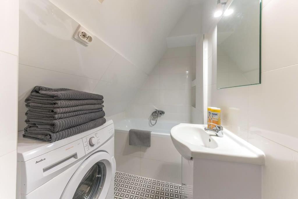 Kúpeľňa v ubytovaní Hello Apartments Sw Ducha Loft for 6 guests