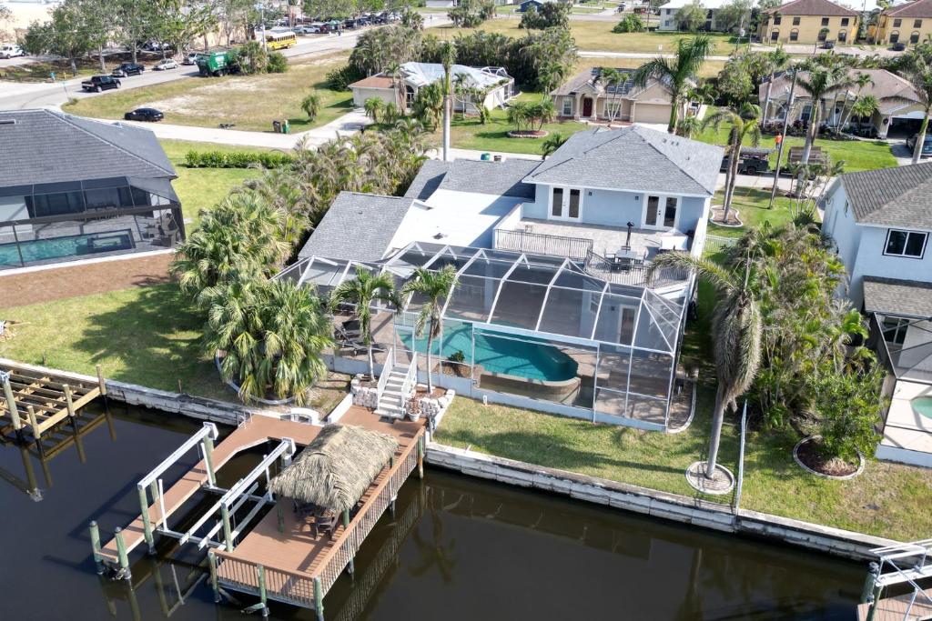 Bazén v ubytování Villa Encore nebo v jeho okolí