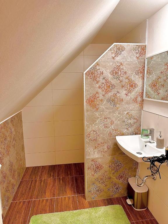 Koupelna v ubytování SternenHimmel - Romantik Zimmer !klimatisiert!