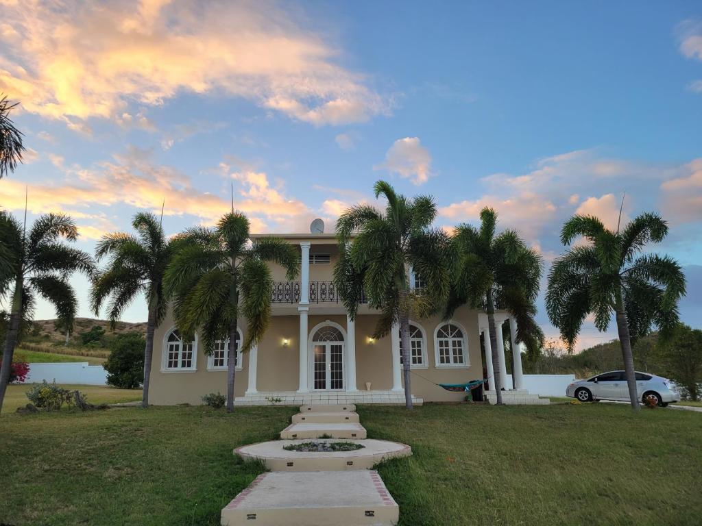 Homestay Home Los Llanos, Coamo, Puerto Rico