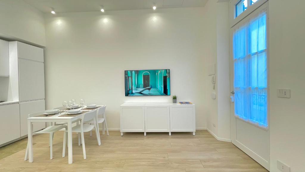 TV a/nebo společenská místnost v ubytování Casa Manzoni Deluxe MXP Town Center