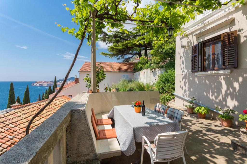 Apartment Perovic
