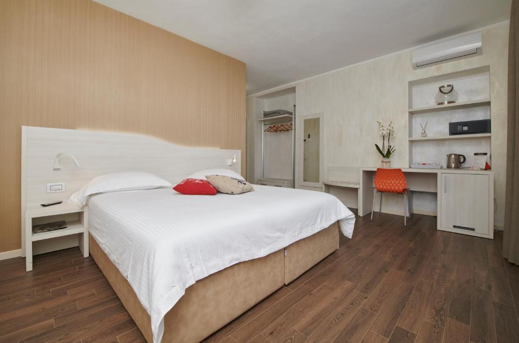 Foresteria La Torretta - Deluxe Triple Room
