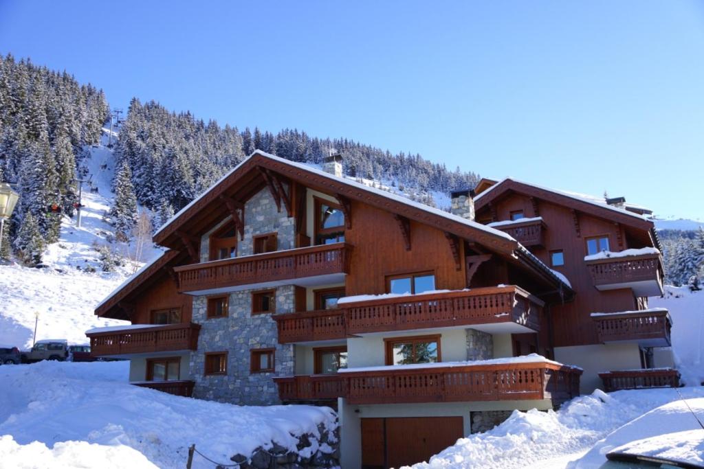 Zdjęcie z galerii obiektu Appartement 3 pièces skis aux pieds w mieście Les Allues