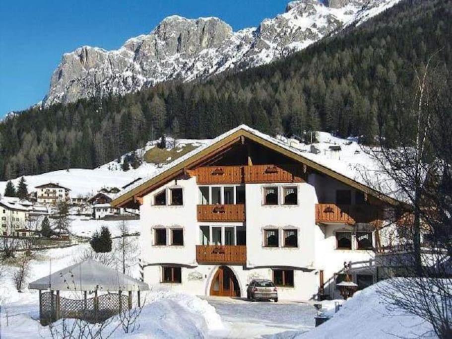Nespecifikovaný výhled na hory nebo výhled na hory při pohledu z apartmánu