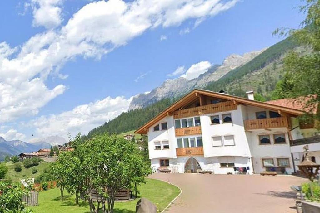 Nespecifikovaný výhled na hory nebo výhled na hory při pohledu z apartmánu