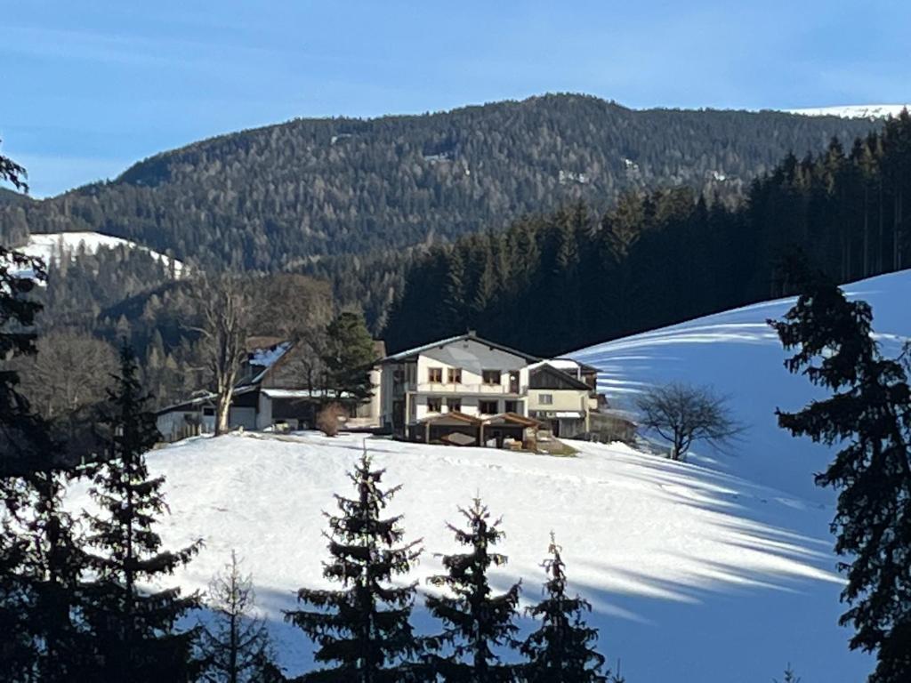 Gallery image of Großes Appartement in Ruhelage am Bauernhof in Wolfsberg