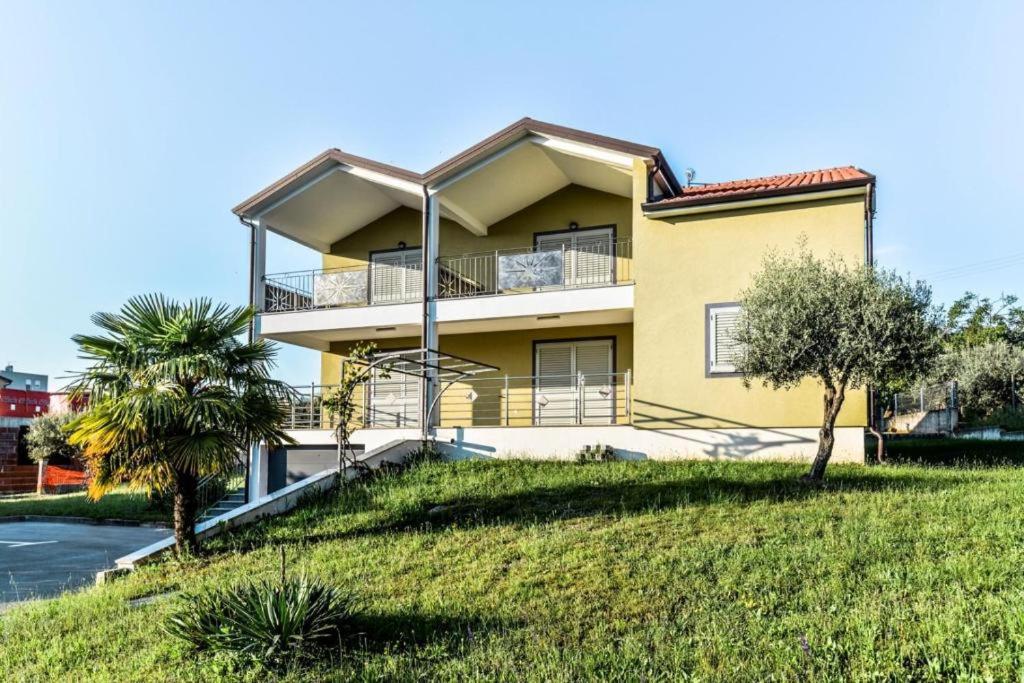 Budynek, w którym mieści się apartament