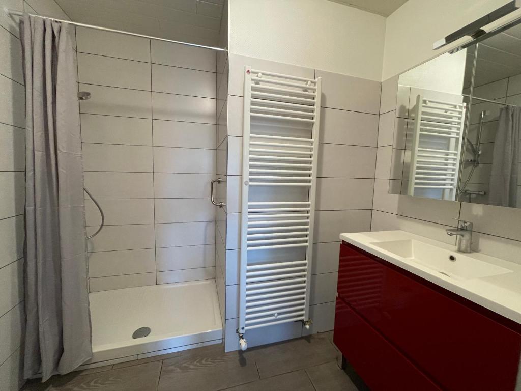 Kúpeľňa v ubytovaní Les Lys de Rosie - Maison familiale de plain pied campagne